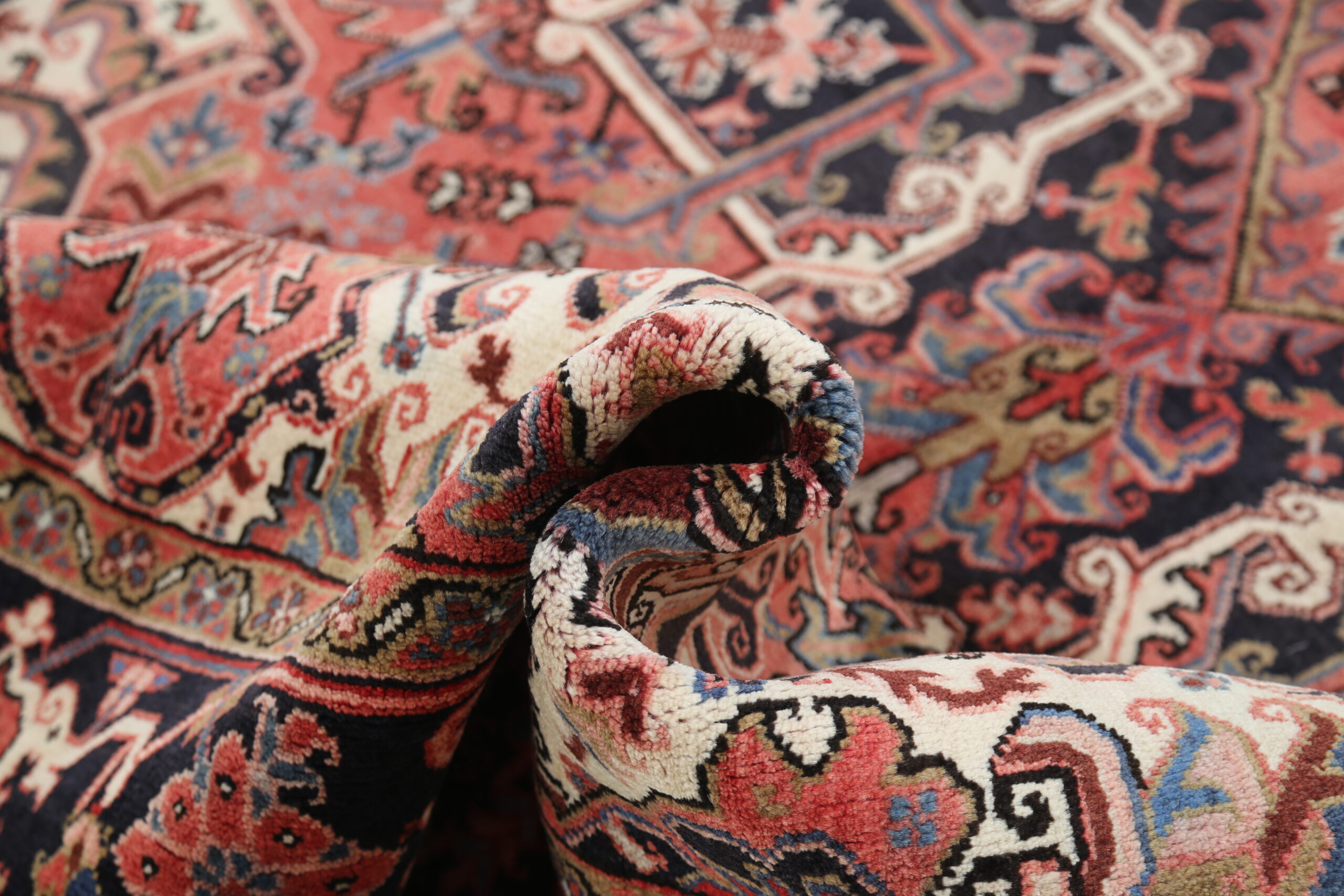 6’9″ x 9’4″ Heriz Authentic Persian Rug - Image 5