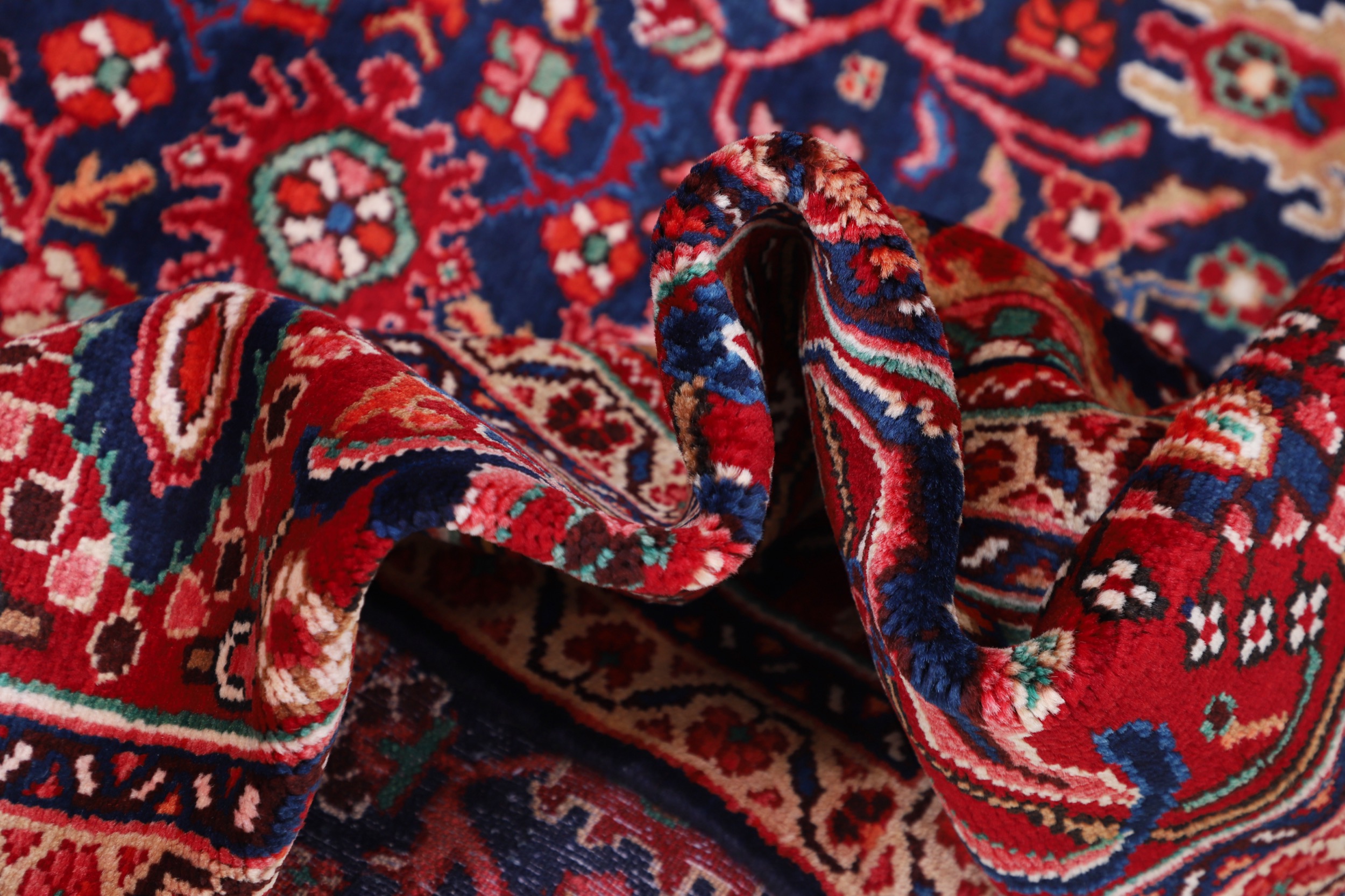 6’11” x 10’8″ Malayer Authentic Persian Rug - Image 3