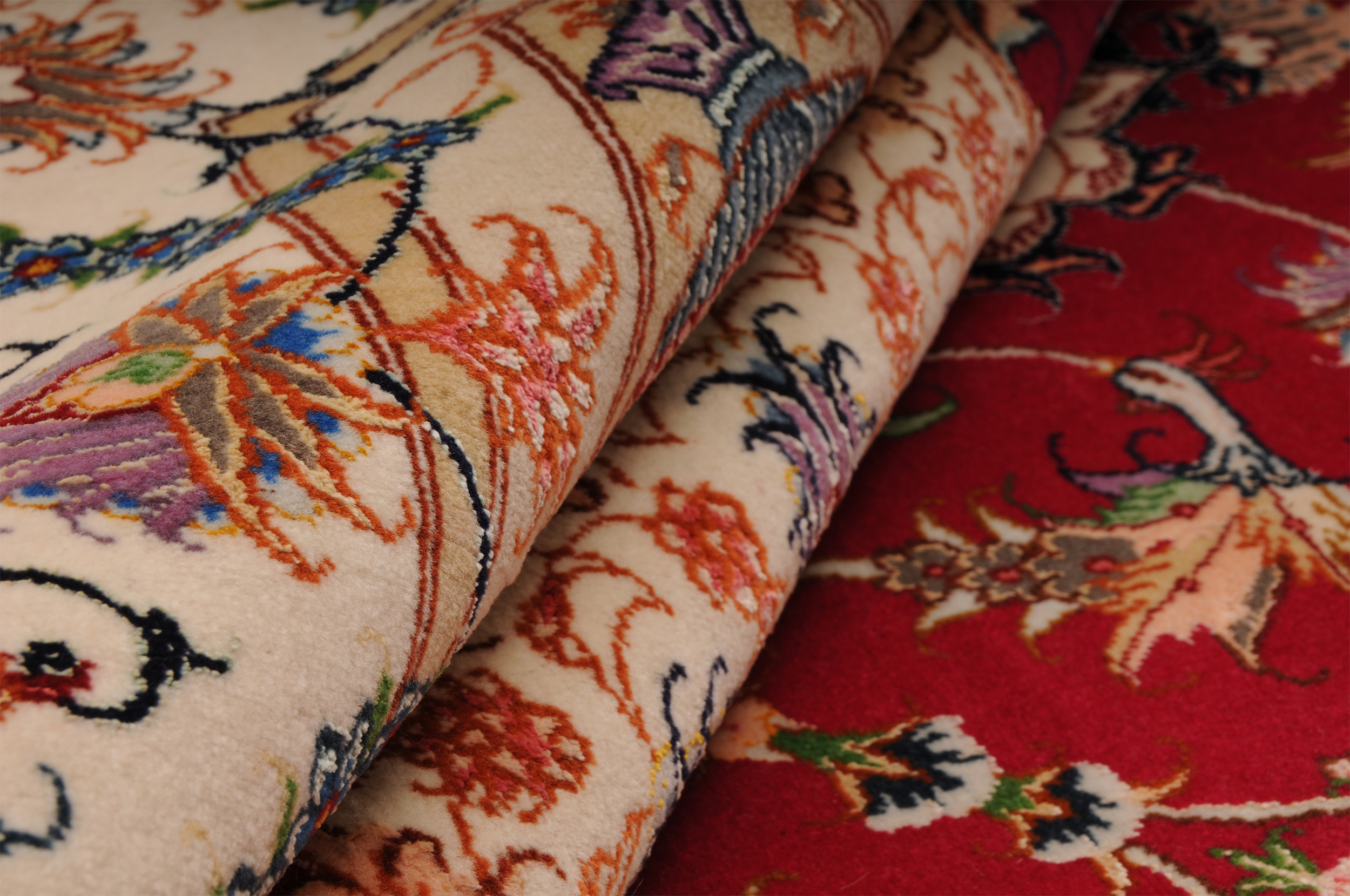 4’11” x 4’9” Tabriz Authentic Persian Rug - Image 2